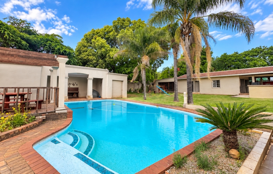 4 Bedroom Property for Sale in Wilkoppies North West